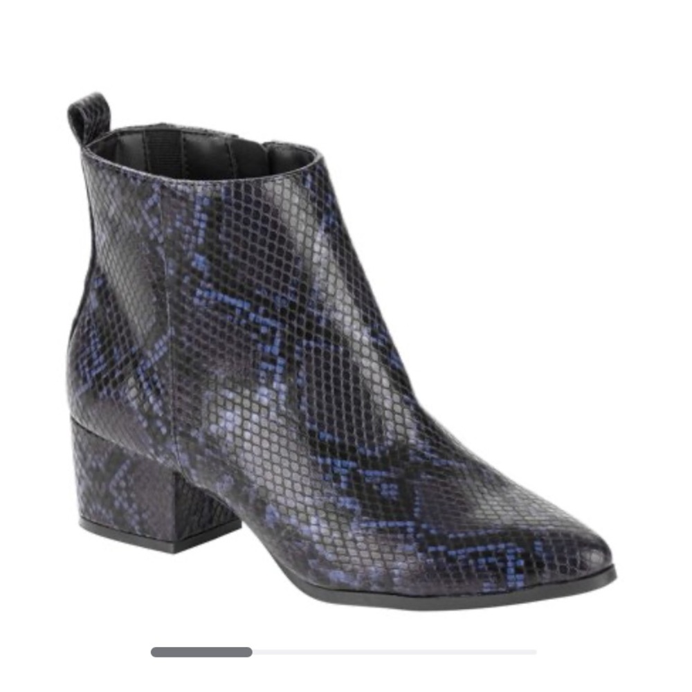 Scoop Isla Low Heel Ankle Bootie Women's